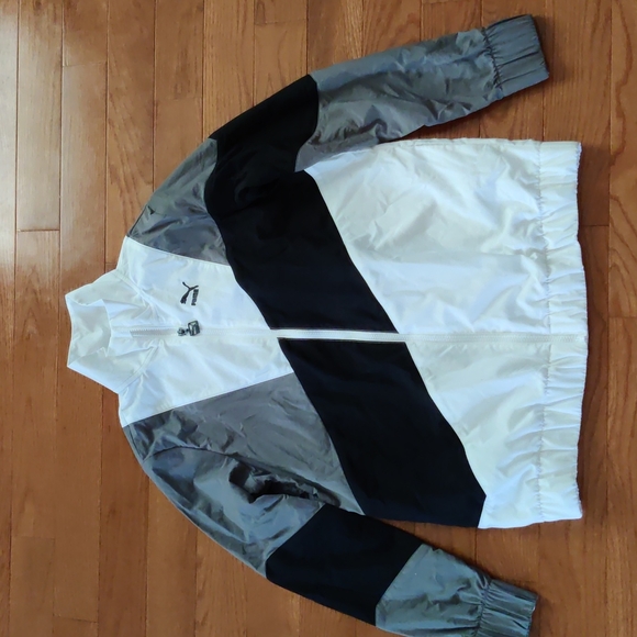 Gorgeous women PUMA SET - Picture 2 of 5